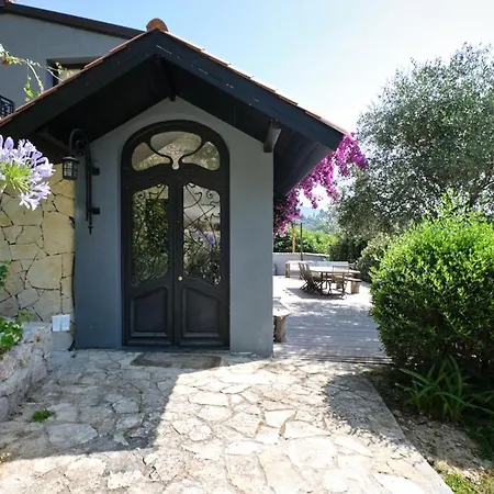 Mimosa Βίλα Μεντόν